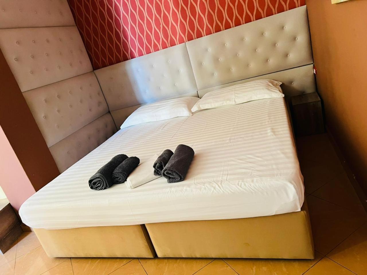 Inn Hotel Škalngur Buitenkant foto