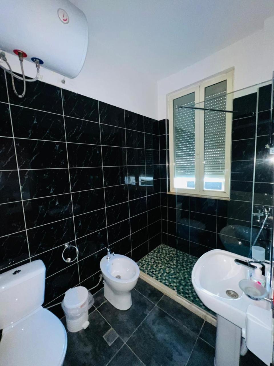 Inn Hotel Škalngur Buitenkant foto