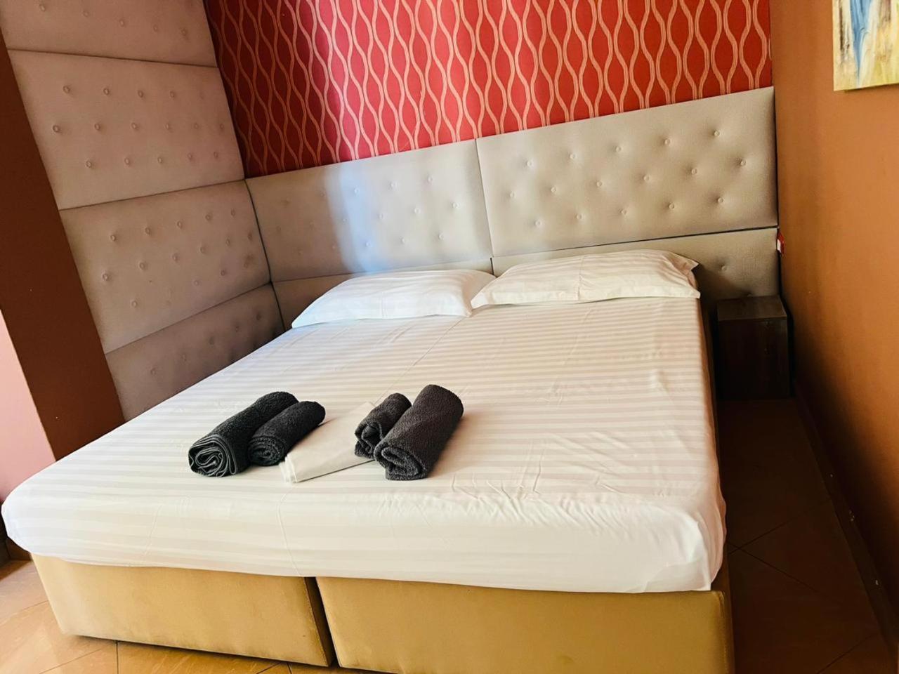 Inn Hotel Škalngur Buitenkant foto