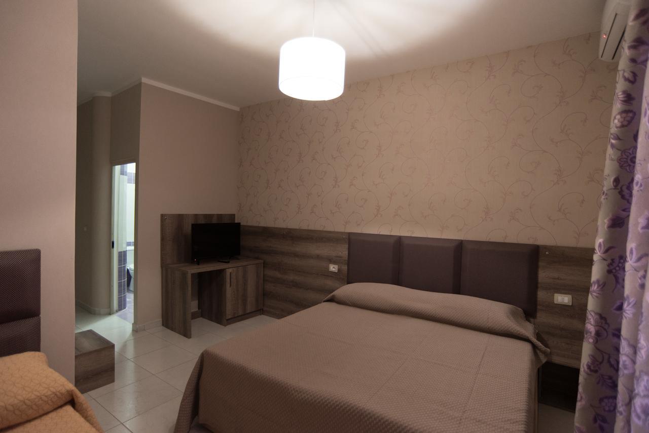 Inn Hotel Škalngur Buitenkant foto
