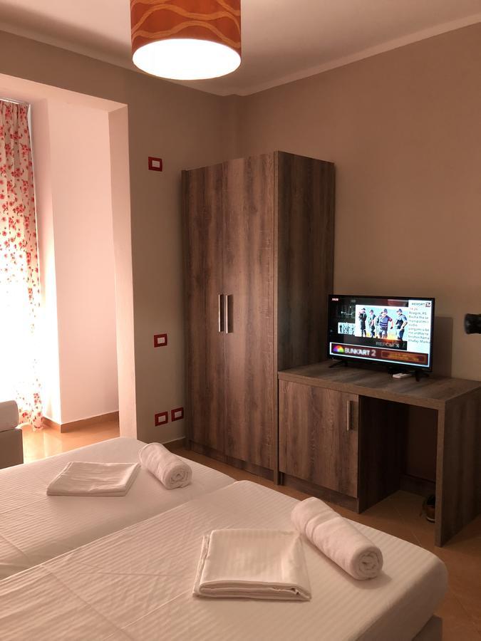 Inn Hotel Škalngur Buitenkant foto