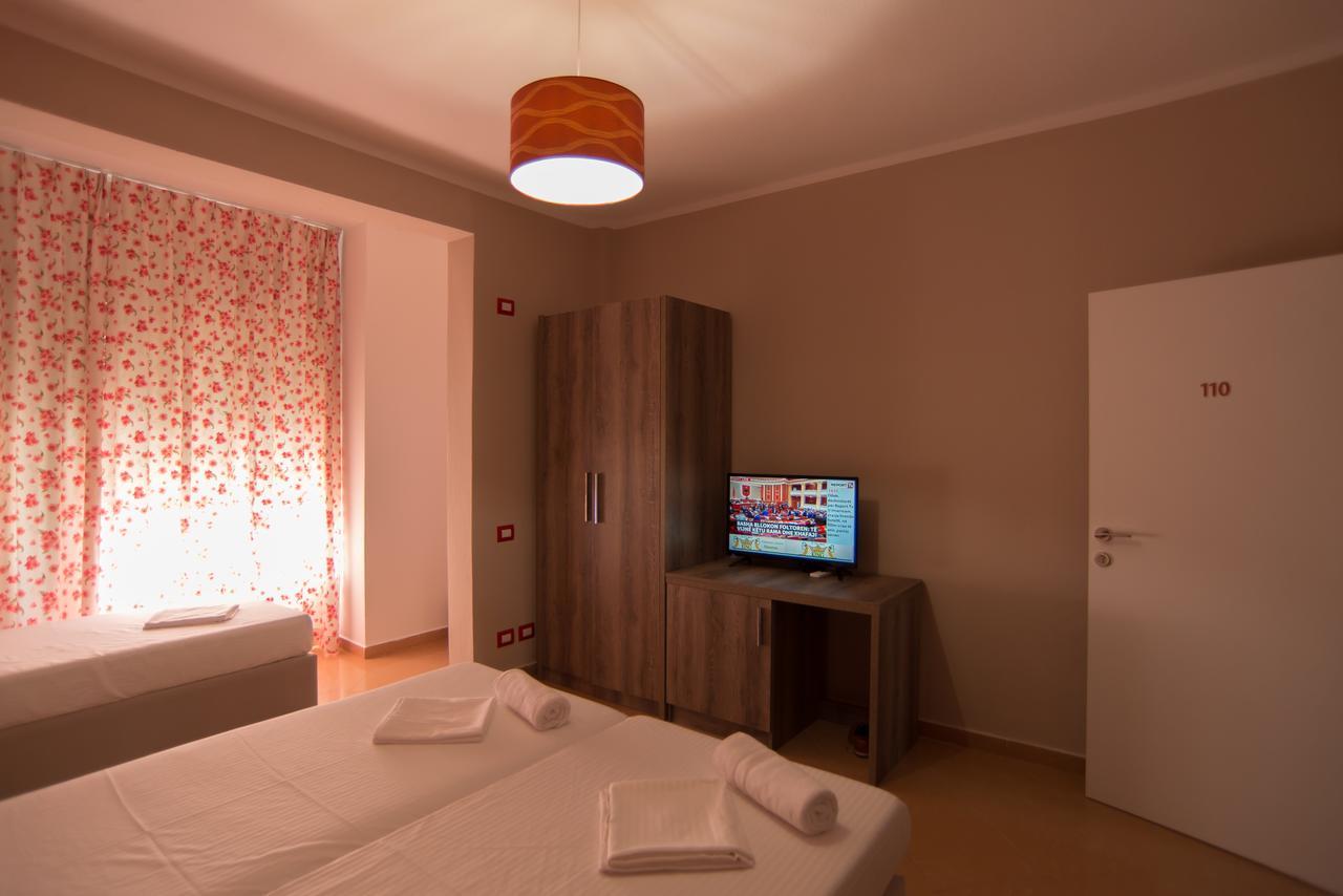 Inn Hotel Škalngur Buitenkant foto