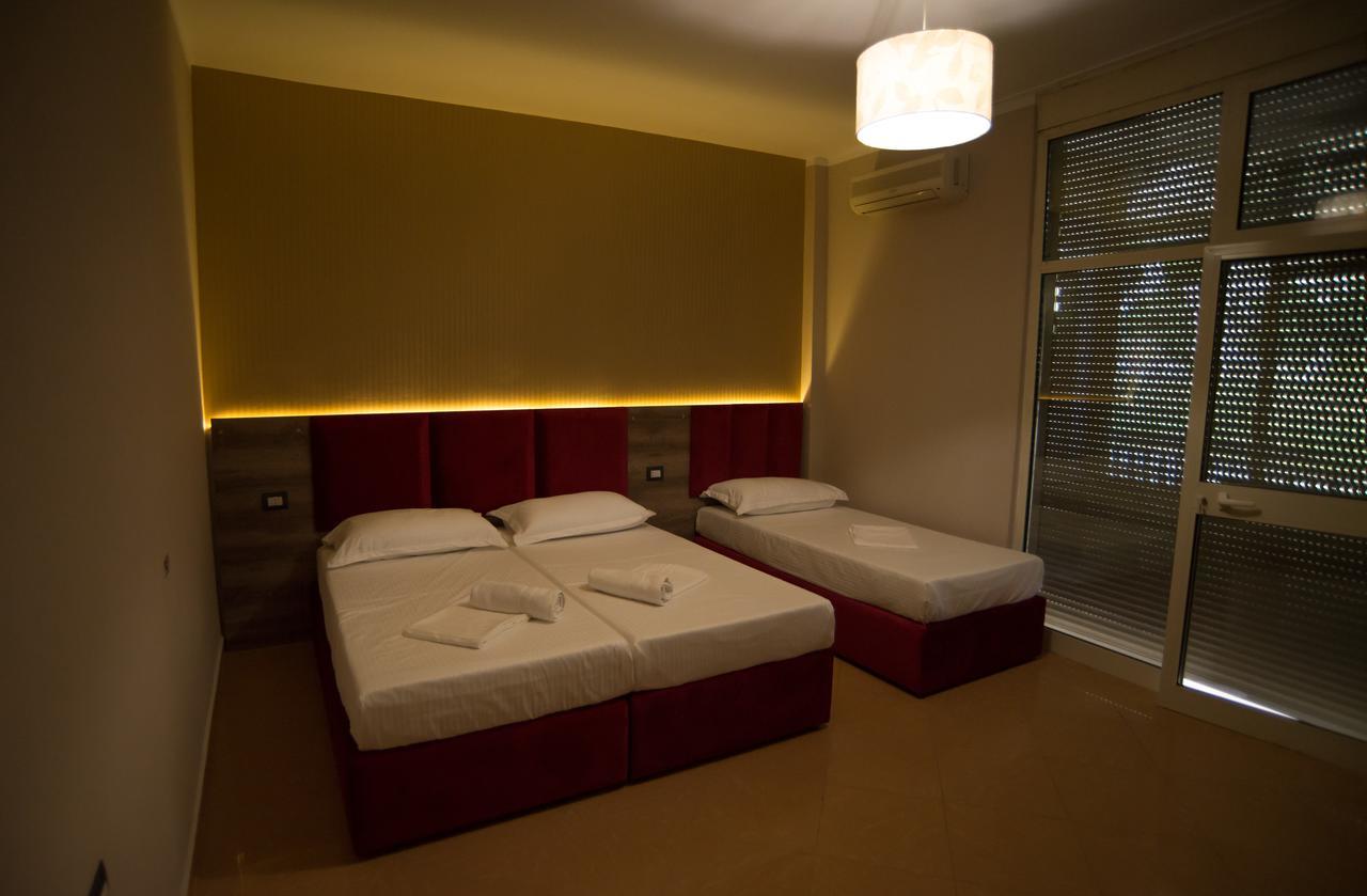 Inn Hotel Škalngur Buitenkant foto