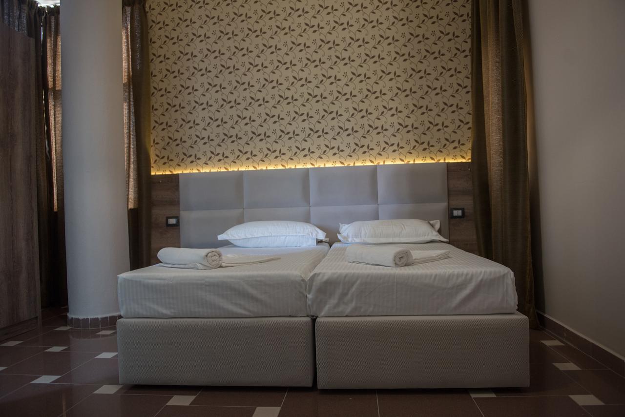 Inn Hotel Škalngur Buitenkant foto