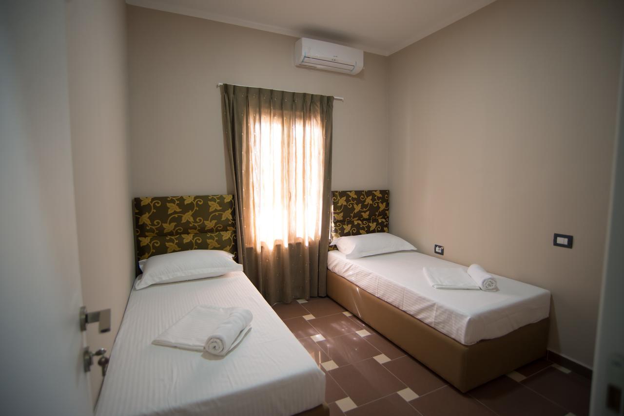 Inn Hotel Škalngur Buitenkant foto