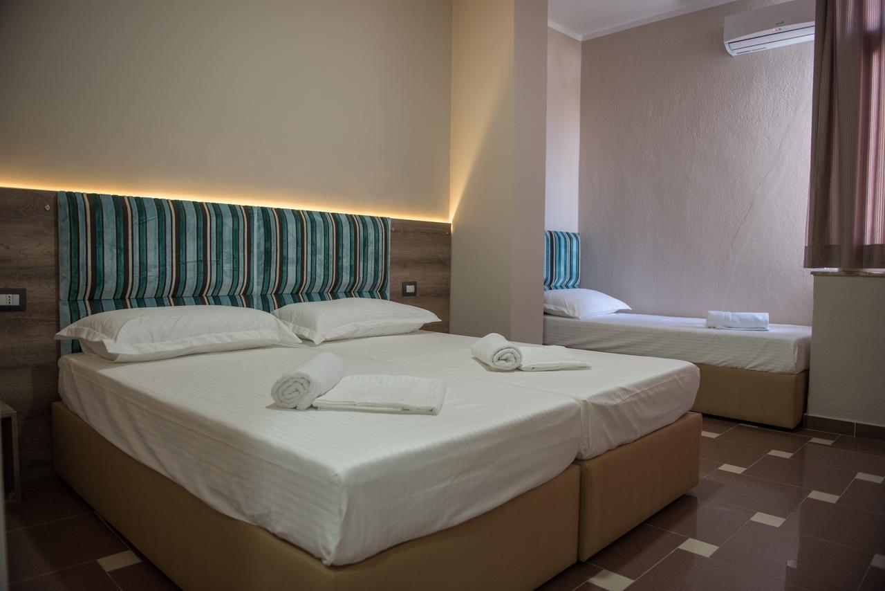 Inn Hotel Škalngur Buitenkant foto
