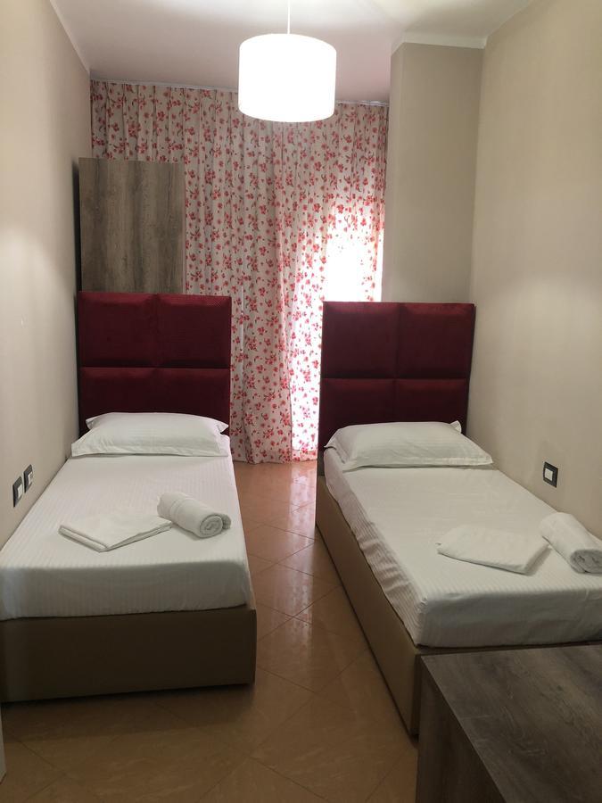 Inn Hotel Škalngur Buitenkant foto