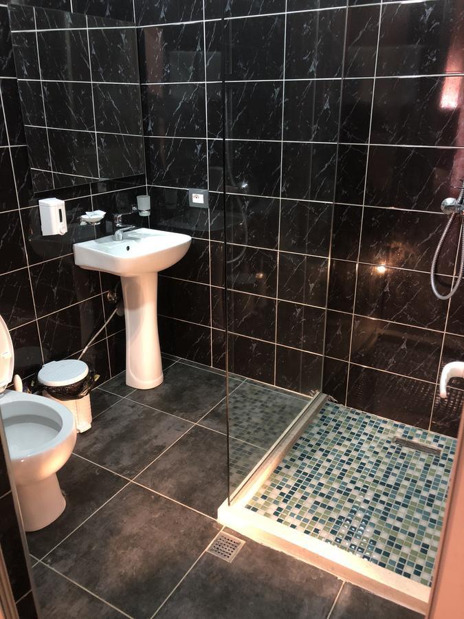 Inn Hotel Škalngur Buitenkant foto